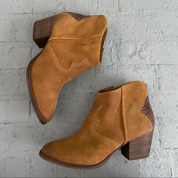 tan western booties